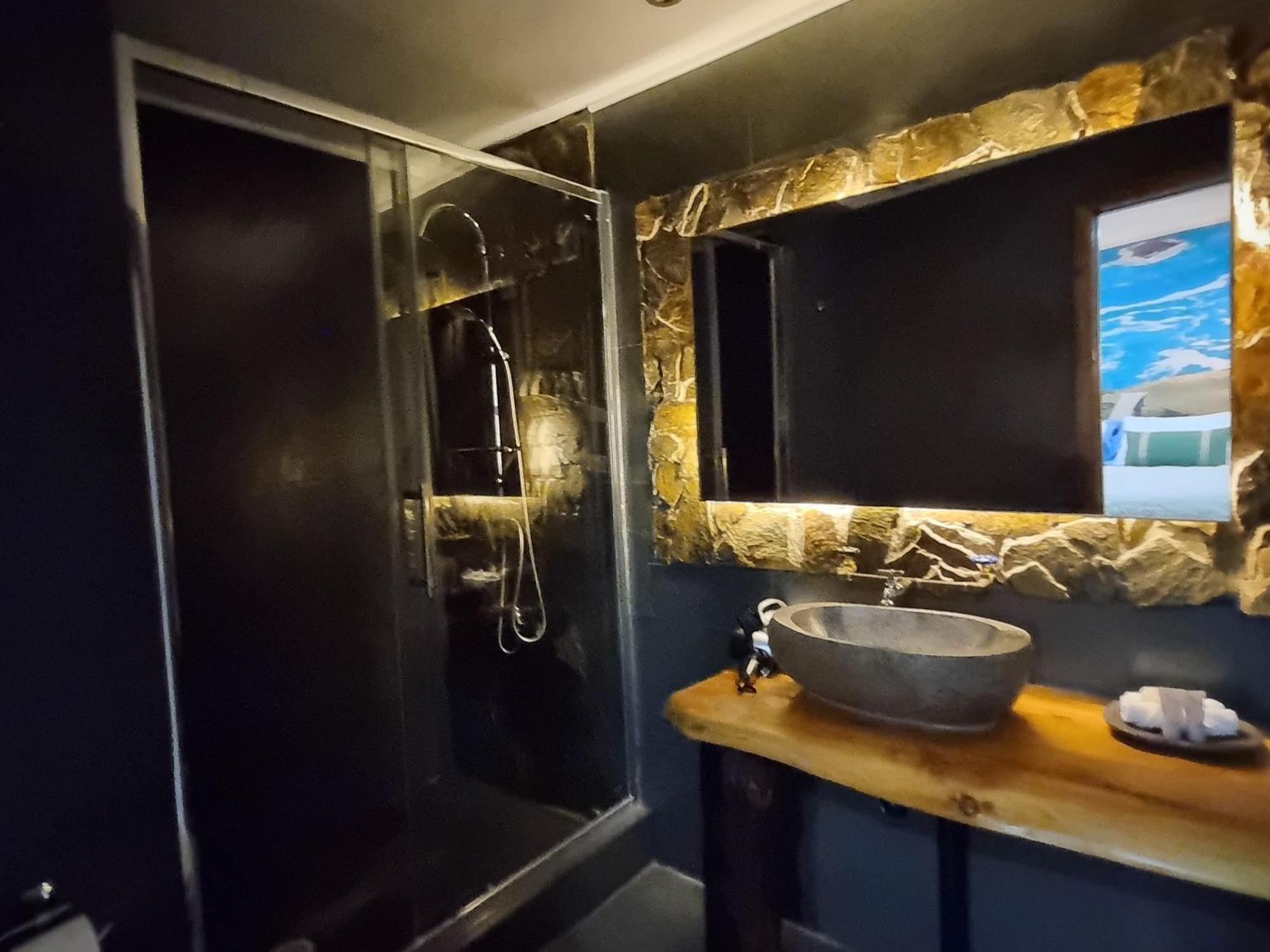 Hotel Boutique Tierra De Islas Chiloe Кастро Экстерьер фото