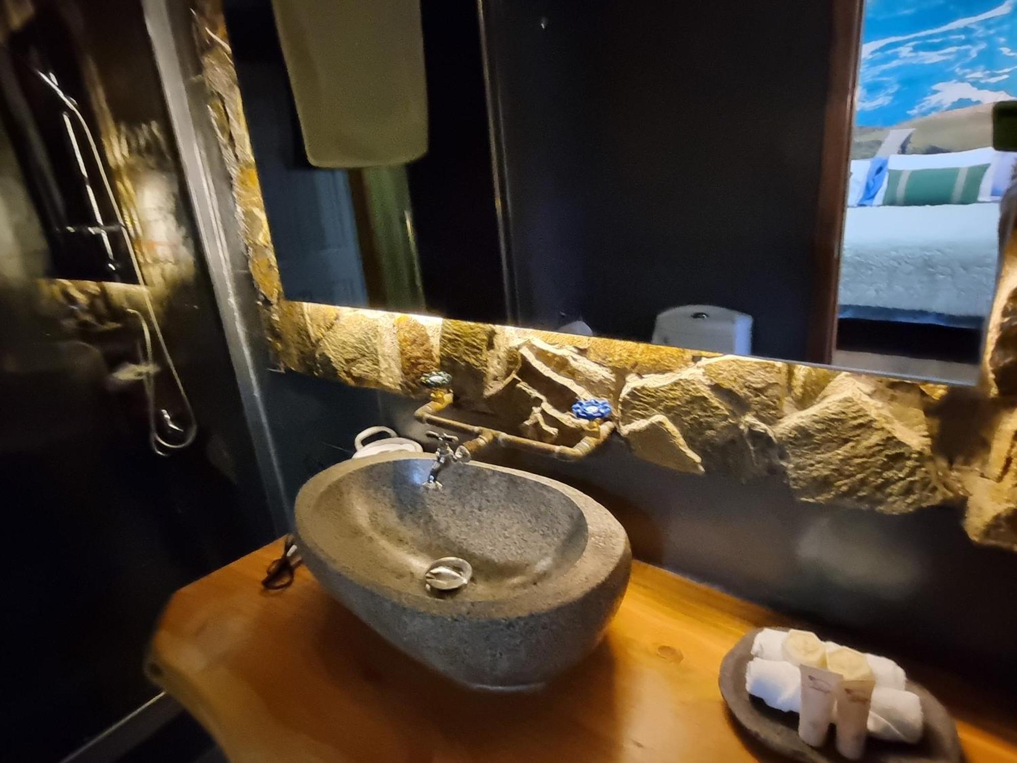 Hotel Boutique Tierra De Islas Chiloe Кастро Экстерьер фото